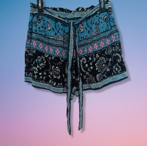 🆕 Loft Beautiful Tie Waist Blue Paisley Boho Pull on Pocket Shorts Sz Med NWT